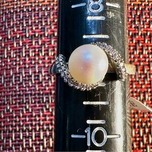 Fragrant Jewels Silver and Cream Pearl Ring